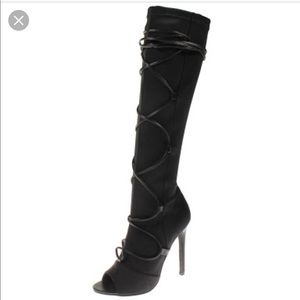 Kristiana Steve Madden